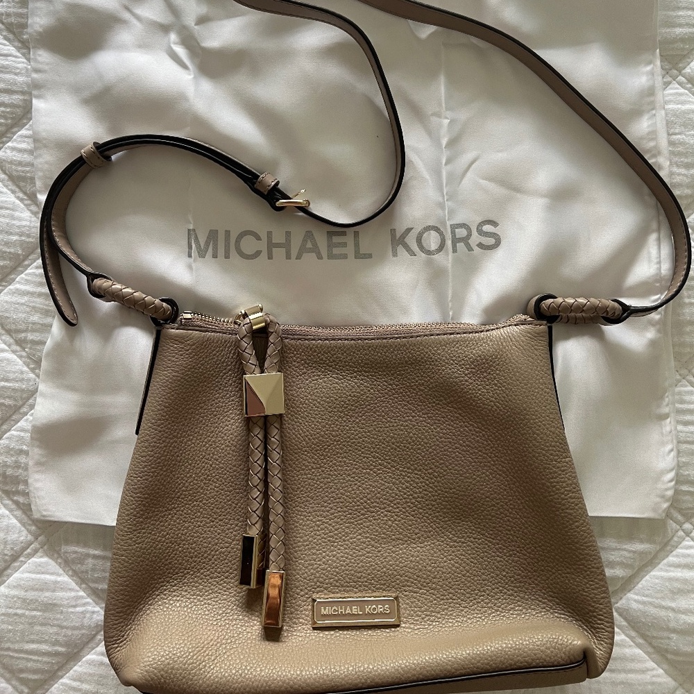Michael Kors Crossbody New with tag